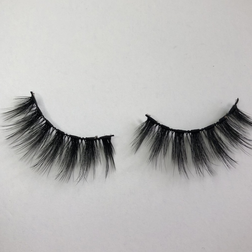 “CHARM” 3D LASHES 🔥